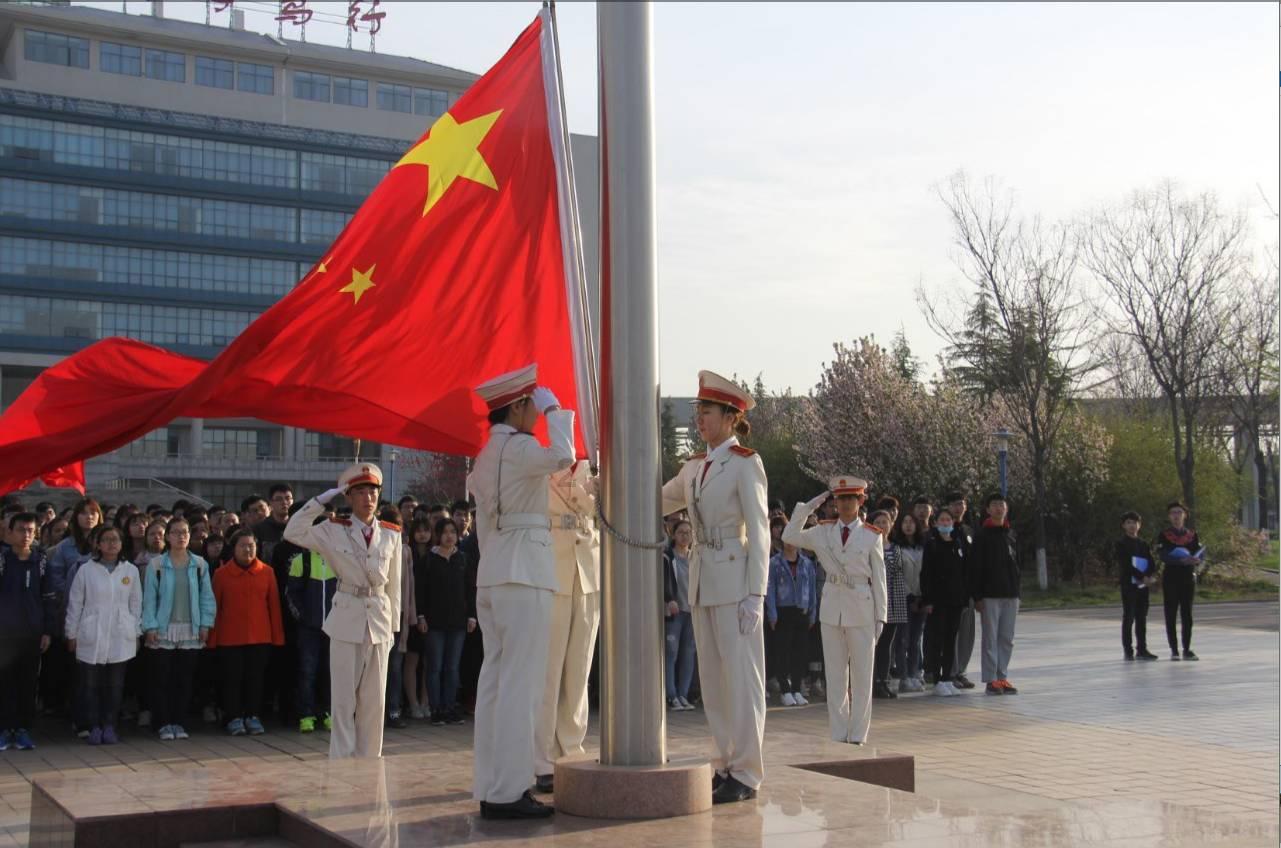 《甄嬛传》：导演郑晓龙真会选演员，她一娇喘，连皇上都顶不住了